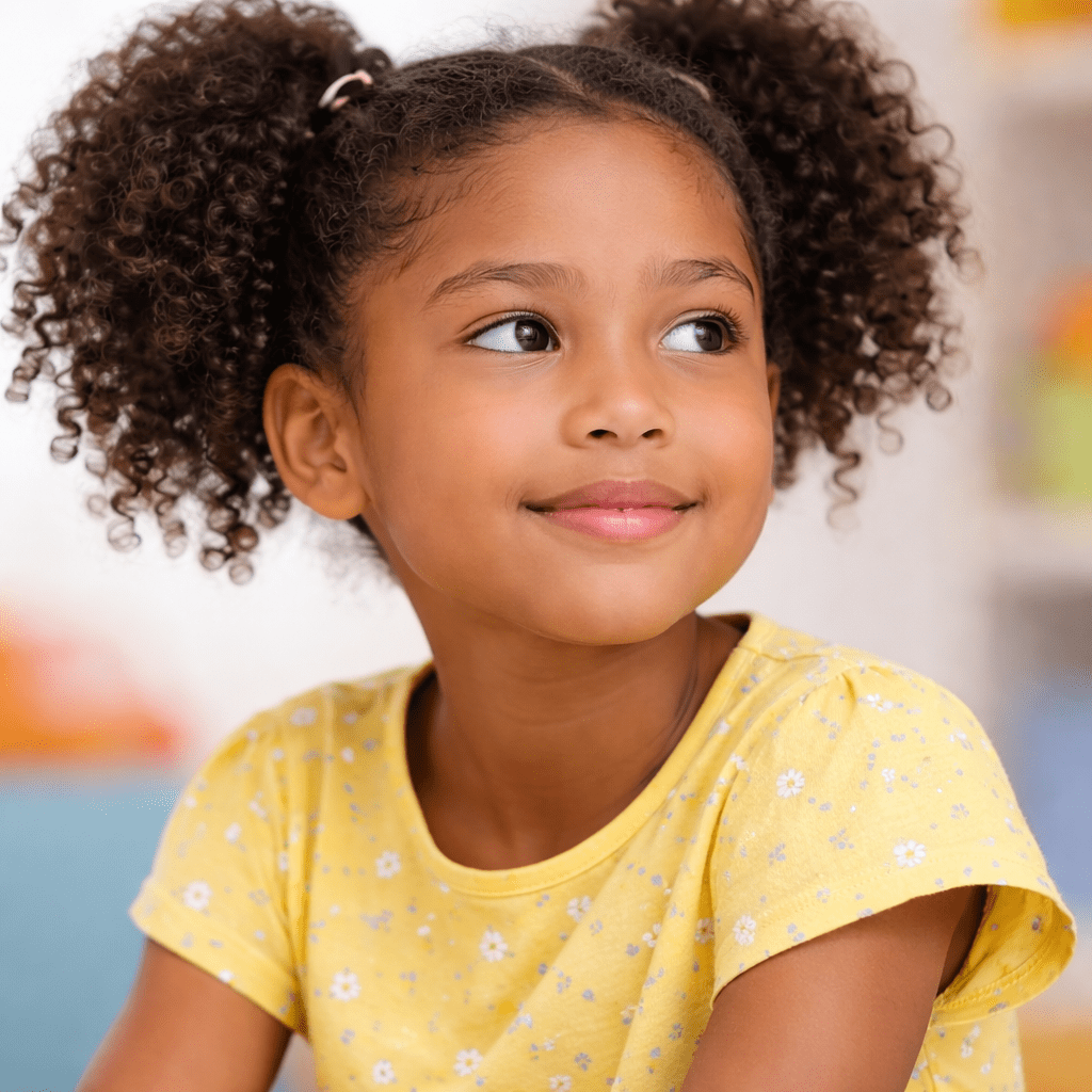 Psy Accompagnement thérapeutique enfants et adolescents à Bordeaux, petite fille à l'école